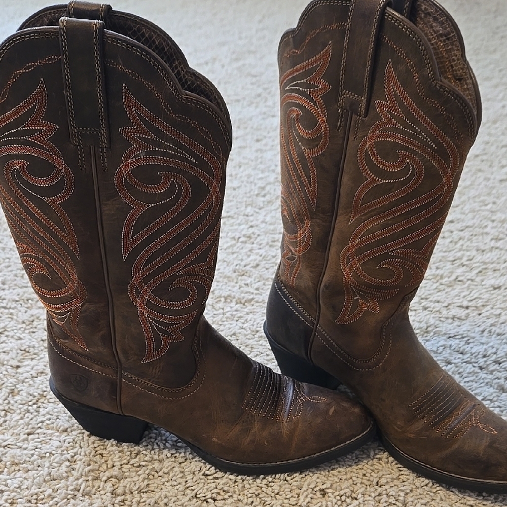 Ariat Brown Western Cowboy Boots with Embroidered Design Size 7 1/2